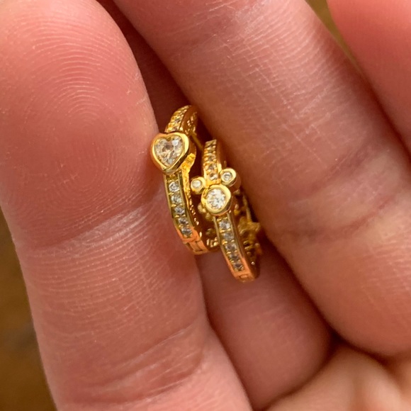 NWOT Disney Mickey Mouse & Minnie Mouse Sparkling Hoop Earrings Gold - Picture 7 of 9